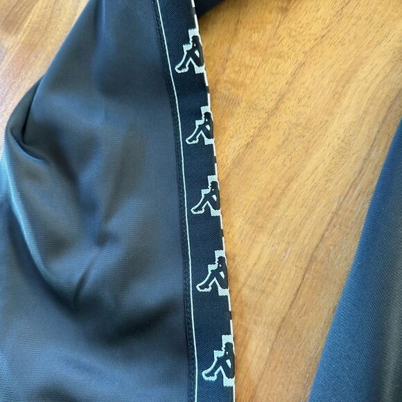Marcelo Burlon Milan black and white zip jacket. Size XL - Picture 9 of 13